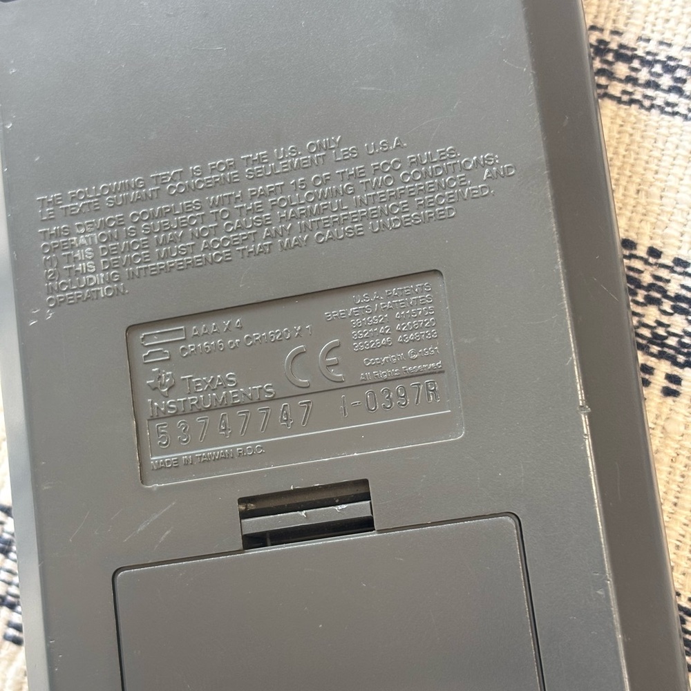 Texas Instruments Graphing Calculator. TI-82 Gray | Works | Large Display - Picture 3 of 6